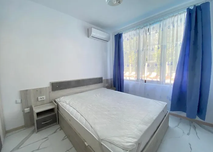 Paradise Complex 公寓