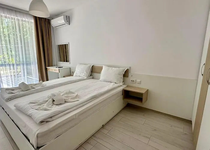 Paradise Complex 公寓