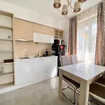 Paradise Complex Apartment